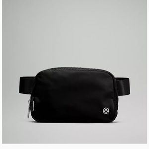 NWT Lululemon Everywhere belt bag 1L